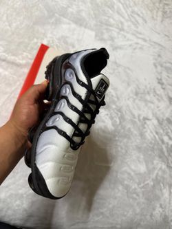 NIKE AIR VAPORMAX PLUS