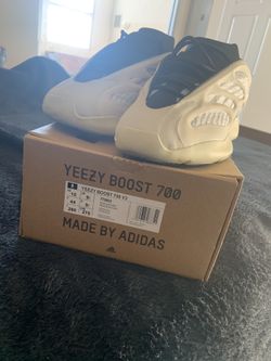 YEEZY 700 V3