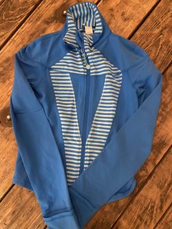 Ivivva by lululemon girls size 10 sweatshirt