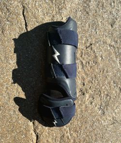 Baseball Youth Leg Guard Right Leg For Left Handed Hitter