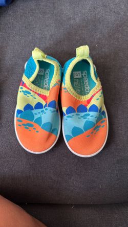 Toddler Size 6 Speedo Water Shoes