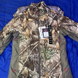 Pursuit Gear 3M Thinsulate Insulation Women’s Size Large Waterproof Camo Jacket