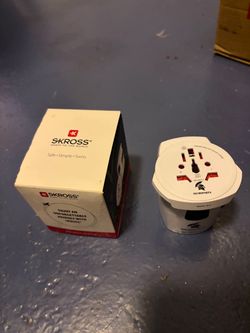 SKROSS Universal Travel Adapter – New/Unopened