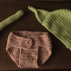 Crochet baby Yoda outfit