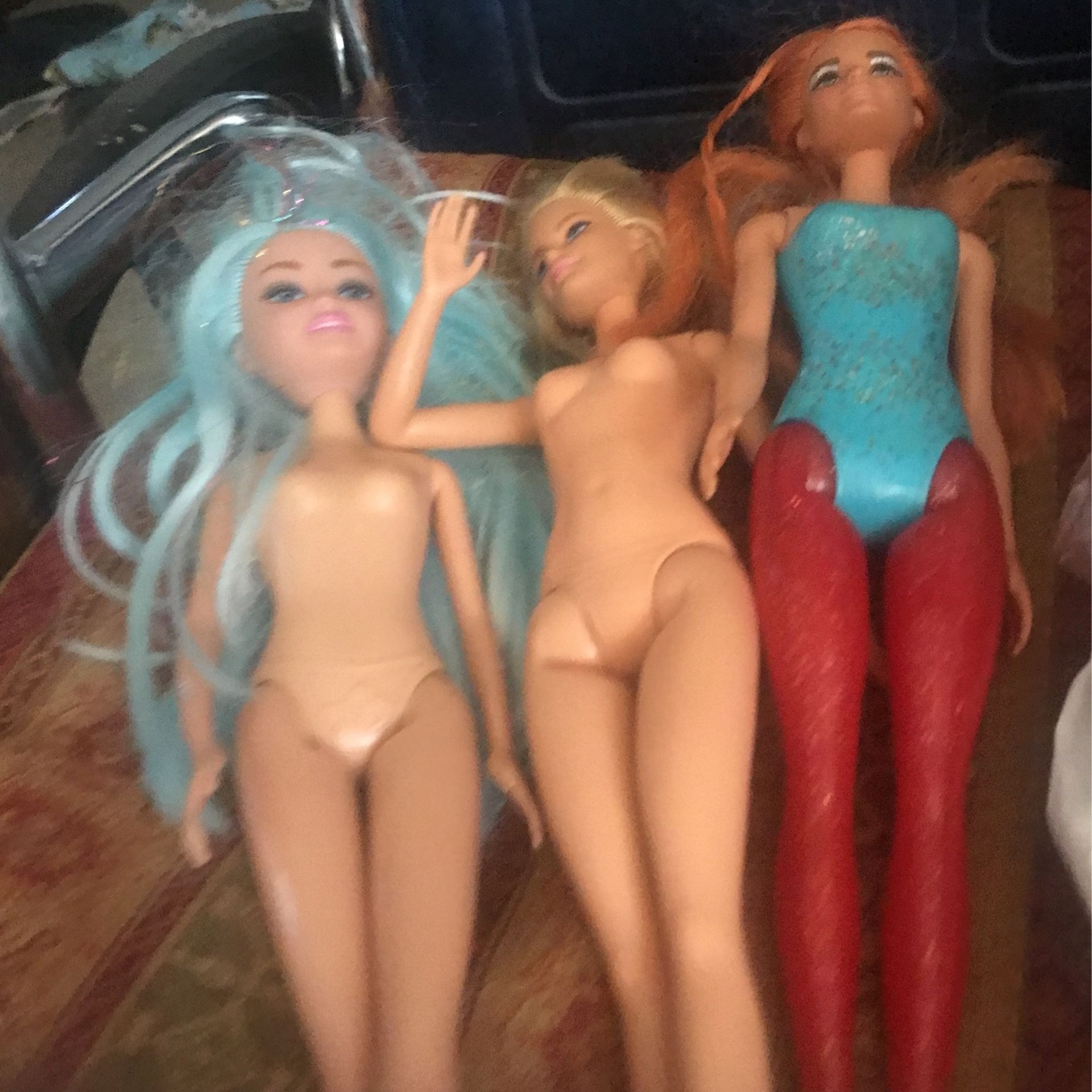 Nice Barbie’s Wild Hair Color One Is Painted Clothes