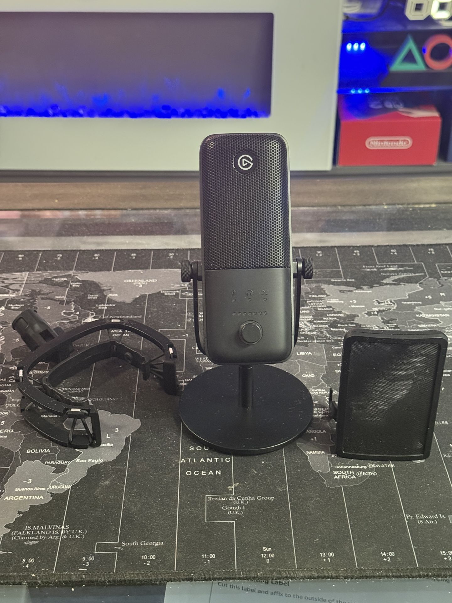 Elgato Wave 3 Microphone with Pop Filter and Wave Microphone Shock Mount