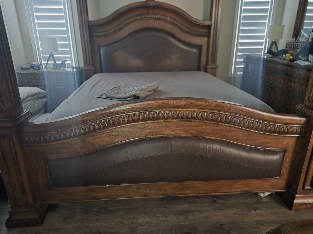CALIFORNIA KING BEDROOM SET