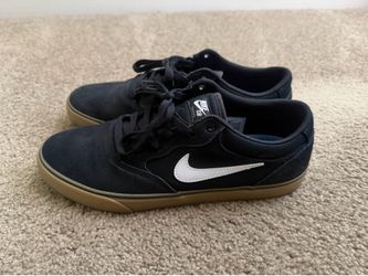 Men’s Nike shoes size 11