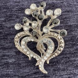Beautiful Rhinestone Brooch Pin