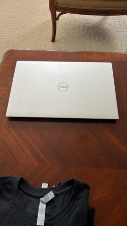 Dell XPS 17” Core i9, 32GB RAM, 1TB NVME SSD, RTX 2060, 4k Touchscreen