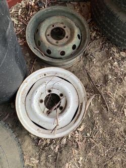 Random 15 And 16 Inch Jeep Or GM 5x5 Wheels