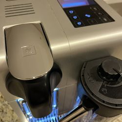 Coffee machine Delonghi Lattisima Pro