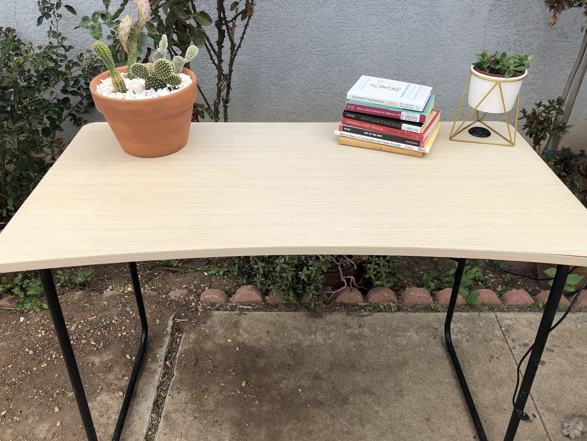 Desk/table 