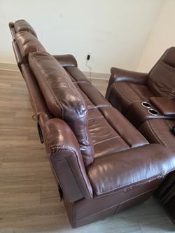 Couch set