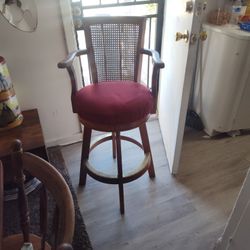 Oakwood Swivel Barstool