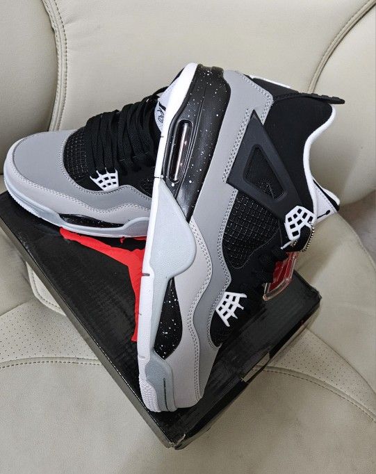 Jordan 4 Retro