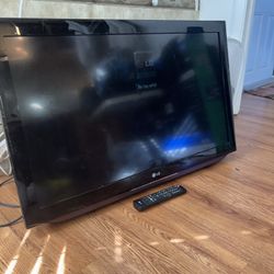 LG TV With Remote Control