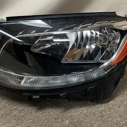 2018 GLC 300 Mercedes-Benz Driver's-side Headlight