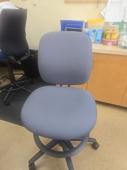 Gray Fabric Office Chair with Wheels