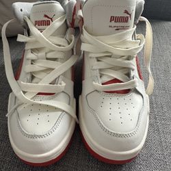 New Boys Puma Sneakers Size 5.5