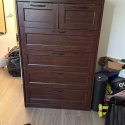 Free Dresser!