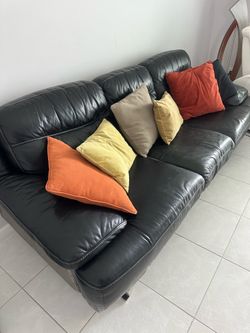 2 Black Leather Sofas Set – 3-Seater + Loveseat
