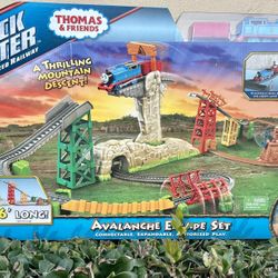 (NEW) Thomas & Friends Motorized Railway Avalanche Escape Set 