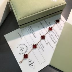 Van Cleef & Arpels Four-Leaf Clover Carnelian Five-Flower Bracelet