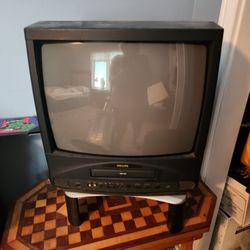 2 Older Model Tvs, 19" With Vhs And 20"