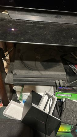 PS4 Pro With One Controller And Charger
