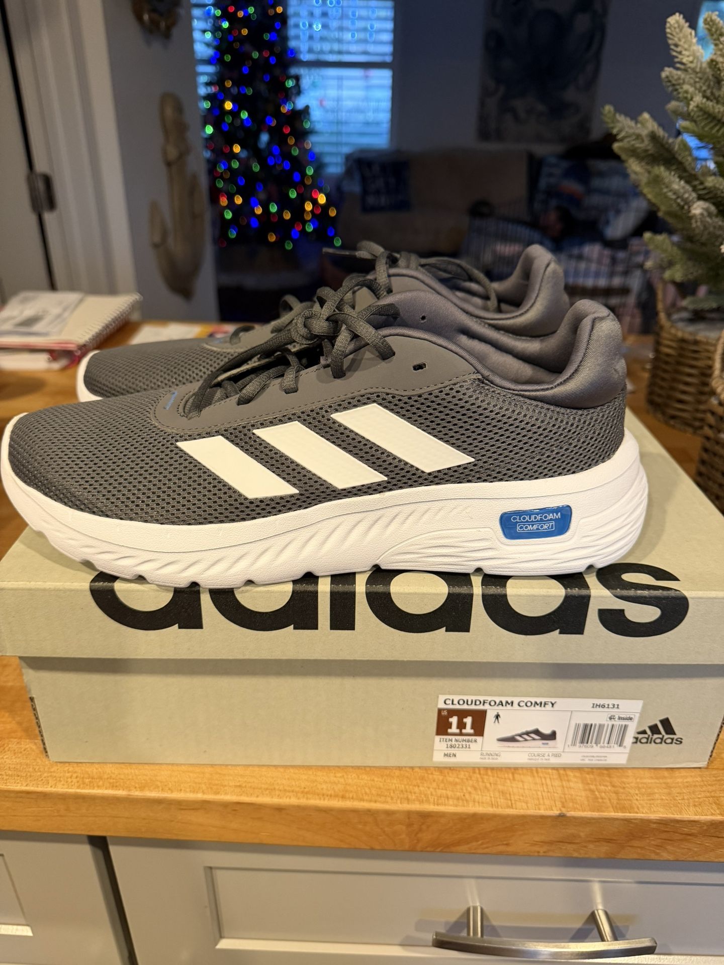 Adidas Men’s Gray Size 11