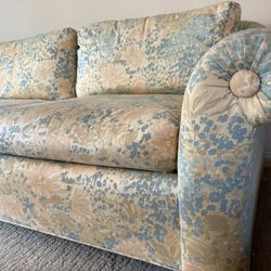 Vintage Floral Couch 