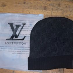 Louis V. Black Beanie !