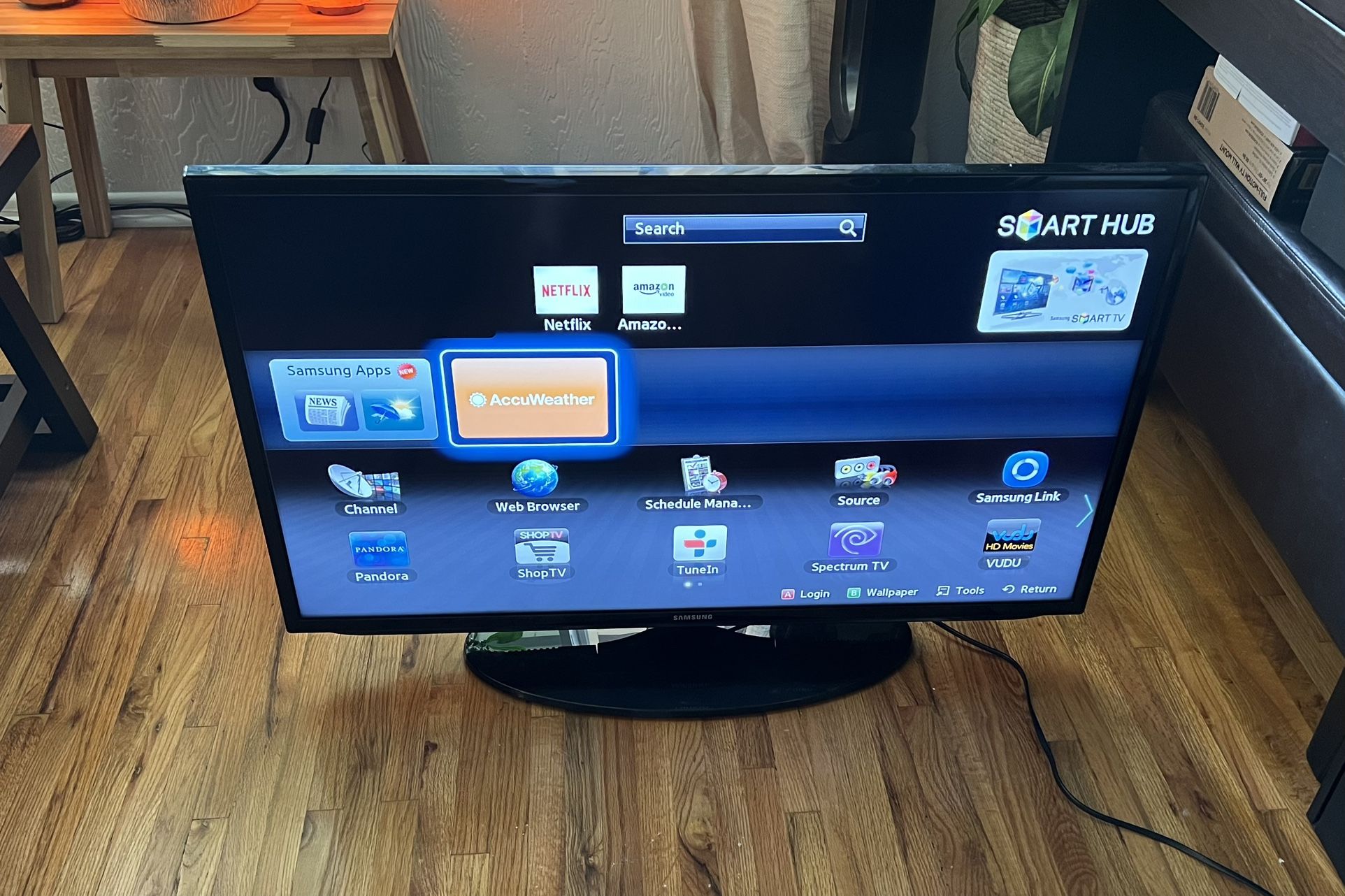 Samsung Smart TV 43 Inch + Free Wall mount And Firestick