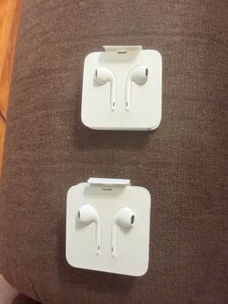 Two set of Apple wired AirPods, brand new