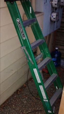 Louisville 6ft fiberglass ladder