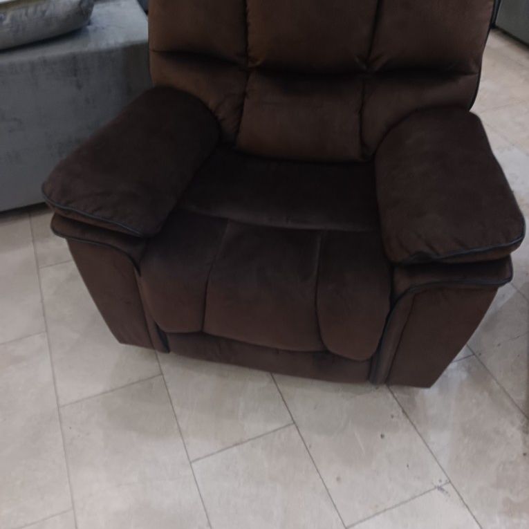 *Manager's Special*---Barcelona Classic Brown Fabric Reclining Sofa/Chair Sets---Limited Inventory!!!---Delivery And Financing Available👏