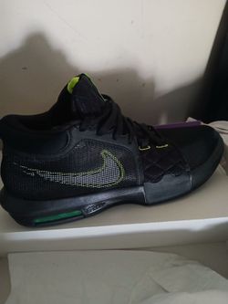Nike Lebron Witness