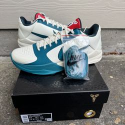 Kobe 5 Caitlin Clark Sz 10 Coconut 