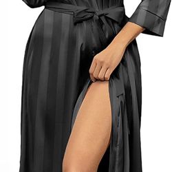 Hotouch Silky Satin Black Damask Stripes Kimono Robe. Size Medium 