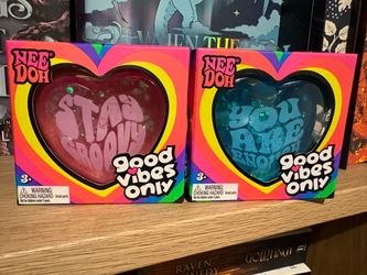 2 NEW NeeDoh Good Vibes Only Glitter Hearts
