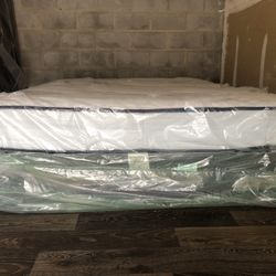 Queen Size Mattress With Box Spring 