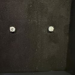 14k Gold 1 Carat Diamond Earrings 