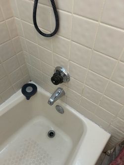 Meon shower valve