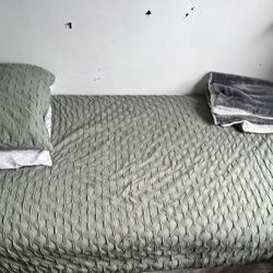 Bed Frame + Mattress Perfect Conditions And Clean 