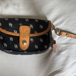 Dooney & Bourke VINTAGE Wristlet
