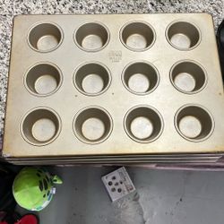 commercial muffin pan AMCO bakeware 905225