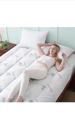 DOWNCOOL Memory Foam Mattress Topper Queen, Viscose Derived from Bamboo Pillow Top Mattress Pad for Back Pain Relief | Deep Pocket Fits 8–21 Inch