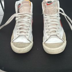 Nike Women Size 8 1/2 High Top Blazers!