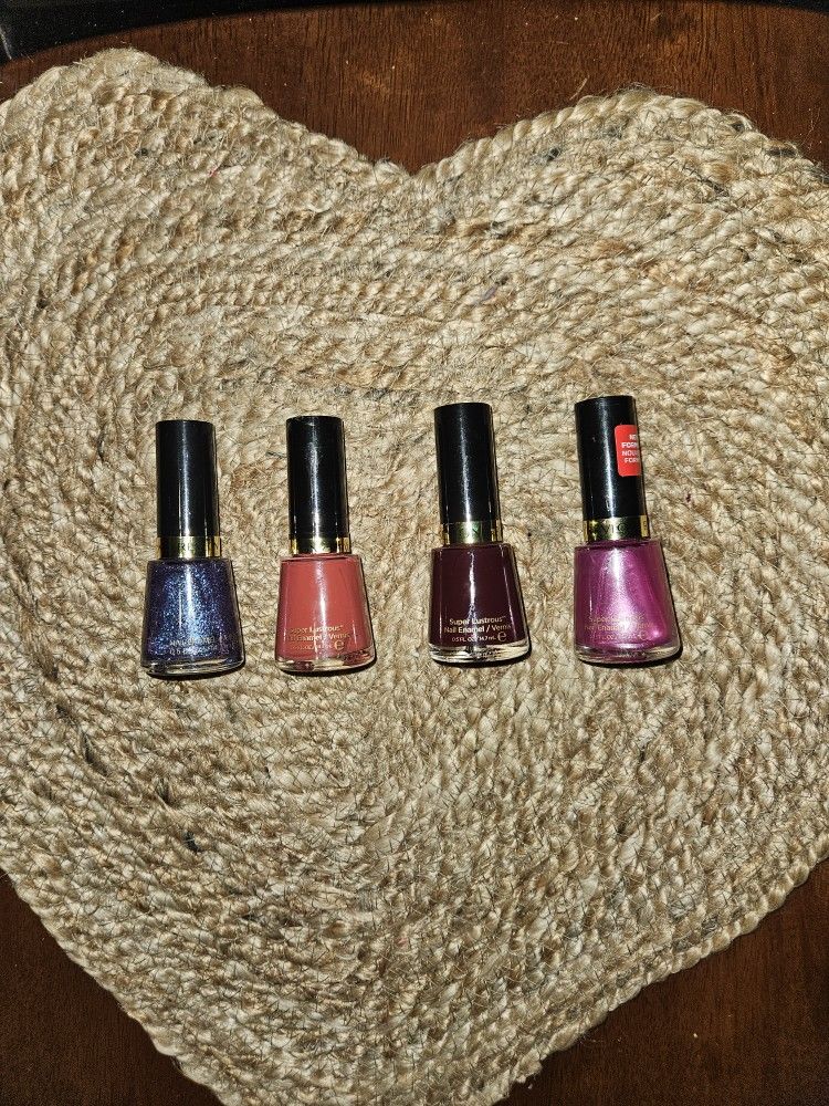 4 Revlon Super Lustrous Nail Enamels Nail Polishes Bundle Magnetic Teak Rose Vixen Extravagant